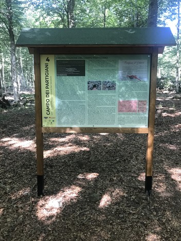 Informativa sul Campo del 7° battaglione "Ovidio Sabatini" immerso nella natura. Ricordo della storia partigiana.