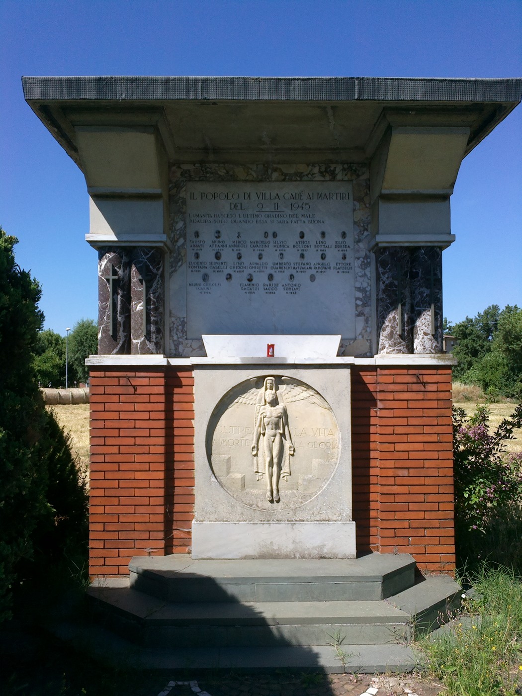 Monumento ai Caduti di Cadè, dedicato alla memoria dei soldati sacrificatisi per la patria.