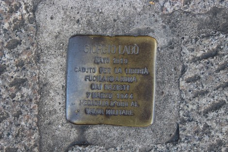 Pietra d'inciampo dedicata a Giorgio Labò, commemorazione di un caduto per la libertà a Roma.