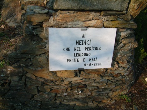 Monumento commemorativo al Parco della Resistenza del Monte Brugiana, dedicato ai Medici in situazioni di pericolo.