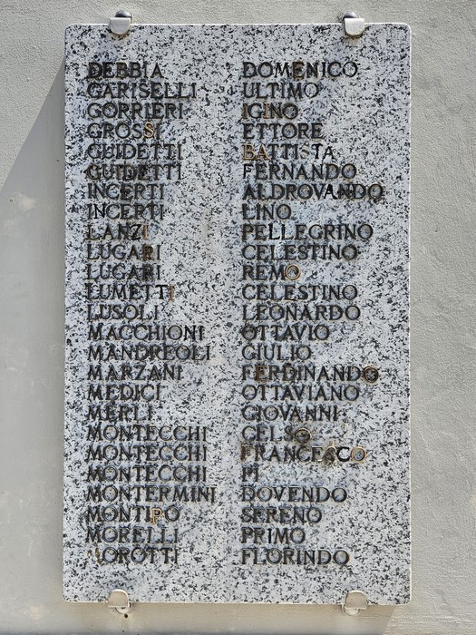 Monumento ai Caduti 1940-1945, dedicato ai soldati e ai civili che hanno perso la vita durante il conflitto.