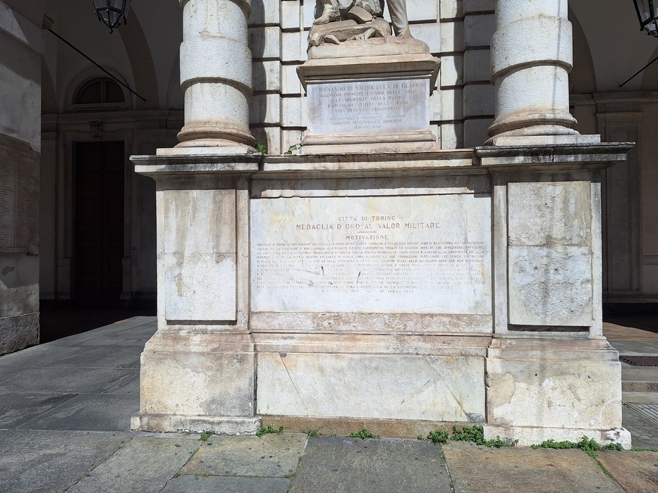 Lapide per la Medaglia d'oro alla Città, Comune di Torino (TO), foto 2