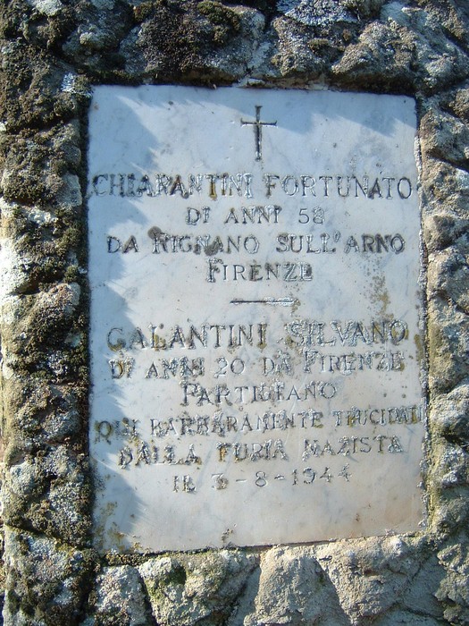 Cippo commemorativo dedicato a Fortunato Chiarantini e Silvano Galantini, vittime del nazismo.