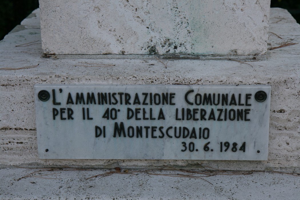 Monumento ai caduti di Montescutaio, dedicato al 40° anniversario della liberazione, 30 giugno 1984.