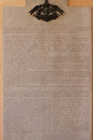 Lapide commemorativa che celebra l'atto di resa delle forze tedesche a Genova.