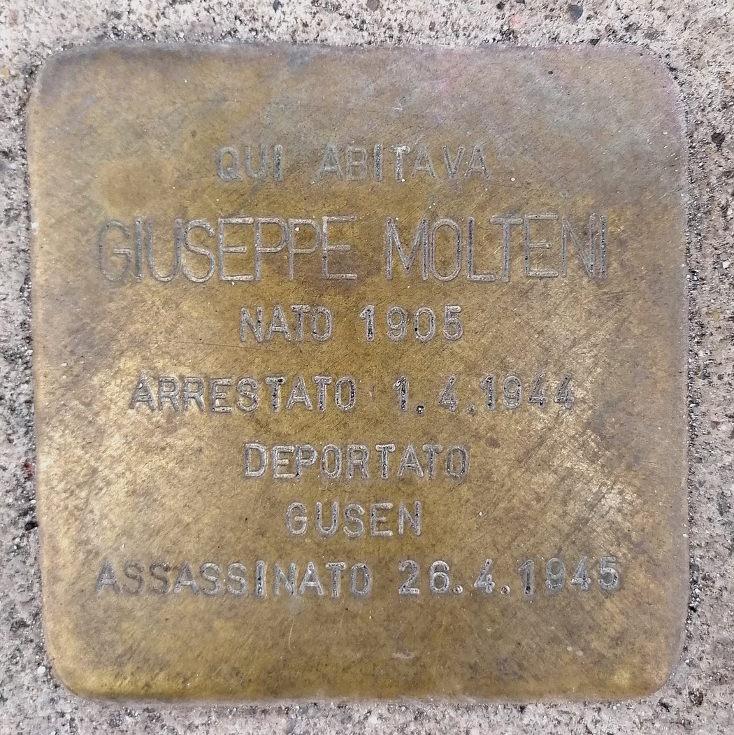 Pietra d'inciampo dedicata a Giuseppe Molteni, commemorando la sua deportazione e la tragica fine.