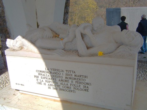 Monumento commemorativo all’Ossario di Sant'Anna di Stazzema, in onore dei martiri della guerra.