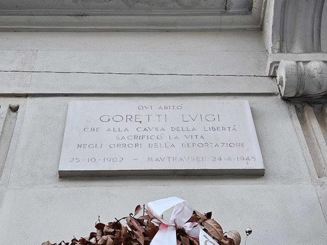 Lapide commemorativa di Goretti, dedicata al sacrificio di chi ha combattuto per la libertà nel periodo delle deportazioni.