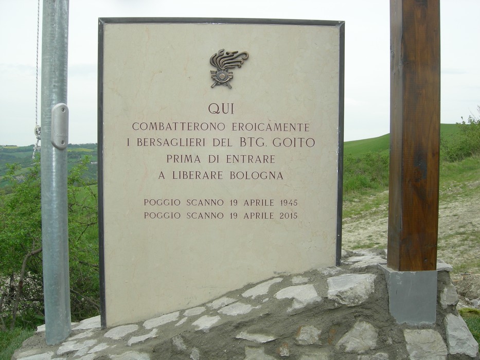 Monumento ai bersaglieri caduti, situato a Poggio Scanno, commemorativo della liberazione di Bologna.