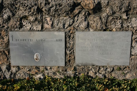 Ossario di Sant'Anna di Stazzema: monumento commemorativo alle vittime della Seconda Guerra Mondiale.