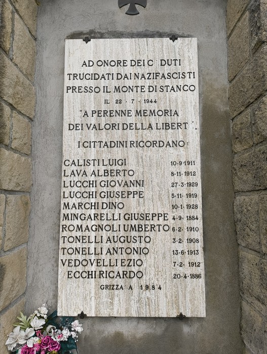 Monumento dedicato ai martiri di Monte di Stanco, in memoria delle vittime del nazifascismo.