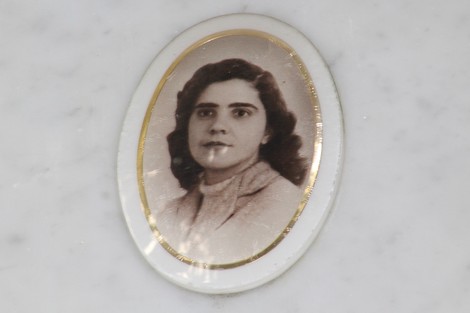 Ritratto all'interno del "Sacrario dei caduti per la Liberazione", dedicato alla memoria delle vittime.