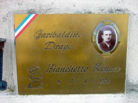 Monumento che commemora l'eccidio di Mottalciata, in onore delle vittime.