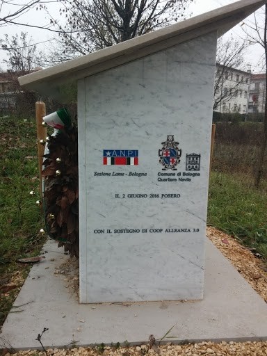 Lapide commemorativa dedicata ai partigiani di Sostegno, situata a Bologna, in memoria della Resistenza.