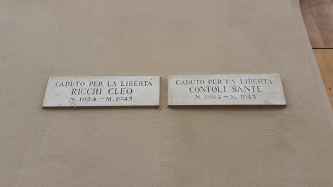 Lapide commemorativa dedicata a Ricchi Cleo e Contoli Sante, caduti per la libertà.