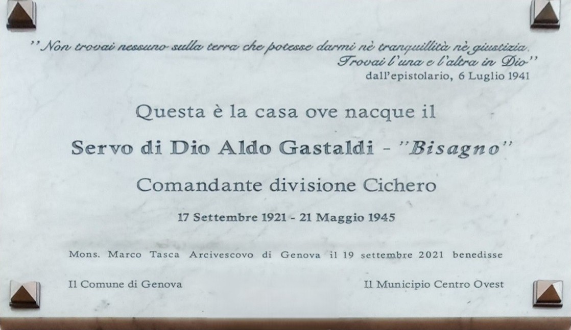 Lapide commemorativa di Aldo Gastaldi, situata nella sua casa natale a Genova, con data di nascita e morte.