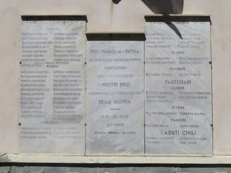 Lapide commemorativa ai caduti di Almese, dedicata ai soldati e ai partigiani del luogo.