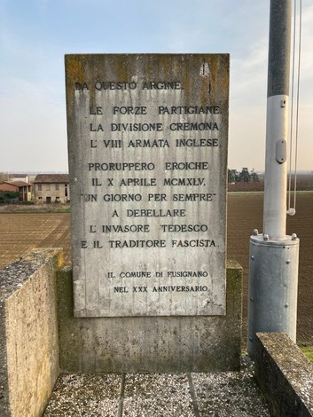 Monumento che celebra il coraggio delle forze partigiane durante il conflitto, situato a Fusignano.