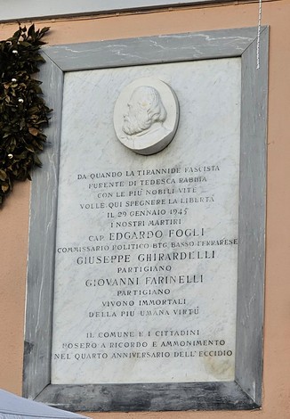 Lapide commemorativa dedicata ai martiri Edgardo Fogli, Giuseppe Ghirardelli e Giovanni Farinelli.