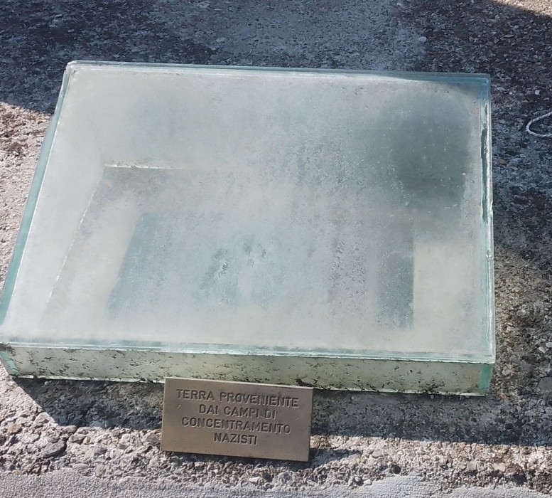 Monumento ai Combattenti per la Libertà, Comune di Vaprio d'Adda (MI), foto 3