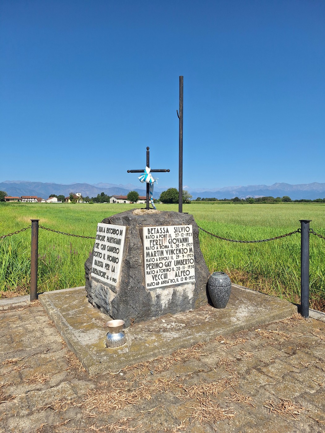 Cippo ai caduti del 26 aprile 1945, Comune di Caselle Torinese (TO), foto 1