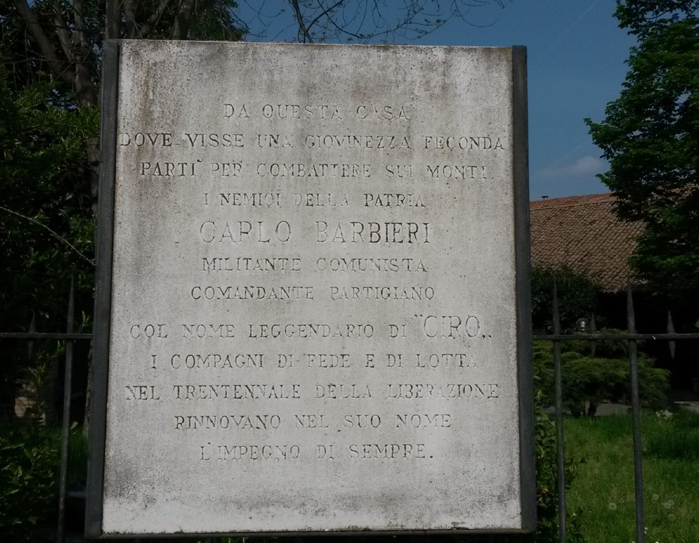 Lapide dedicata a Carlo Barbieri, partigiano e comandante durante la Resistenza italiana.