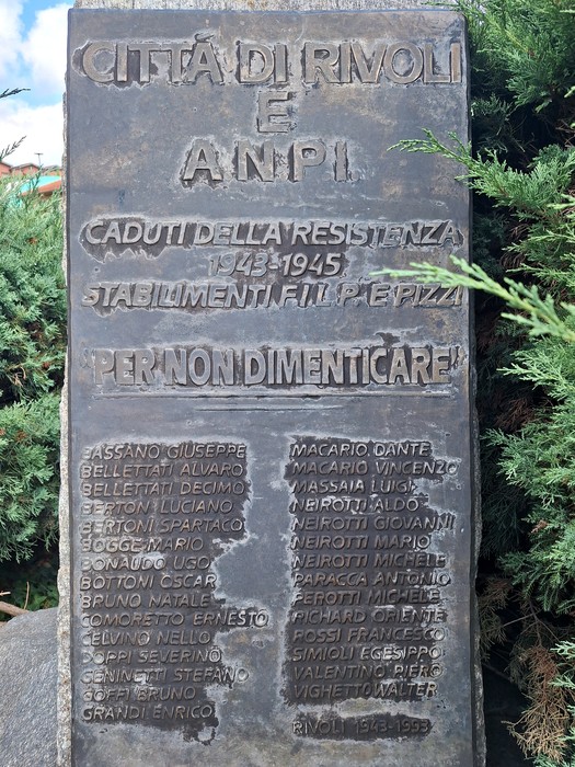 Monumento ai caduti degli stabilimenti F.I.L.P. e Pizzi, Comune di Rivoli (TO), foto 3