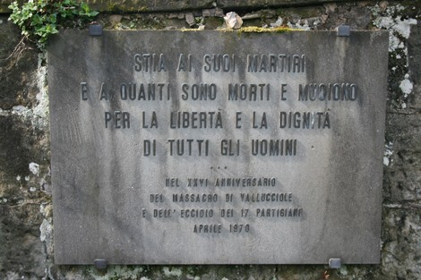 Monumento dedicato ai martiri di Stia, onore ai caduti per libertà e dignità umana.