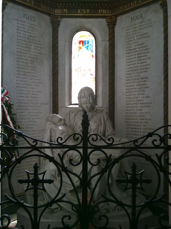 Monumento ai Caduti di Campagnola, commemorazione dei soldati della Prima Guerra Mondiale.
