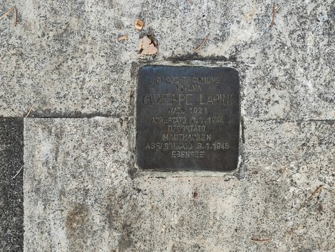 Pietra d'inciampo nel Giardino della memoria, commemorativa di Giuseppe Larin, vittima del nazismo.