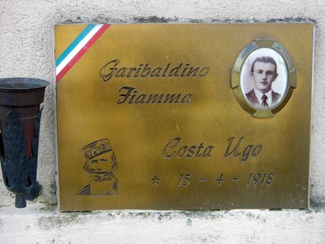 Monumento commemorativo per l'eccidio di Mottalciata, in memoria di Garibaldino Fiamma e Costa Ugo.