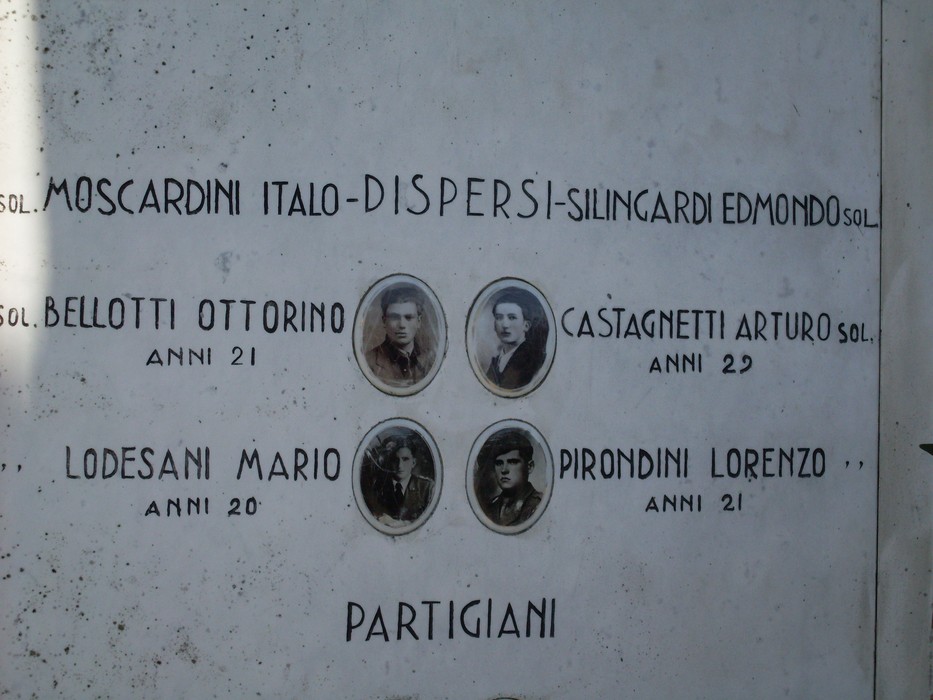 Monumento ai Caduti di Villa Gazzata, in memoria dei partigiani e delle vittime della guerra.