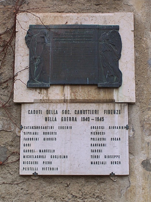 Lapide commemorativa della Società Canottieri di Firenze dedicata ai caduti della guerra 1940-1945.