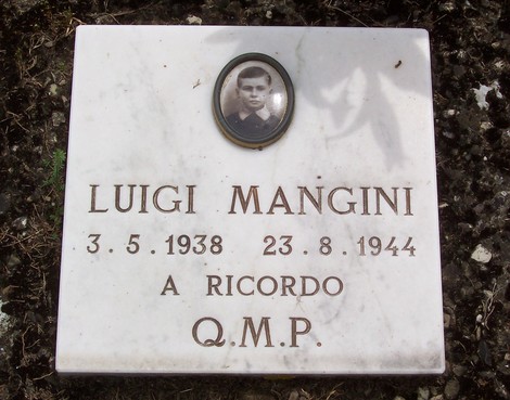Lapide commemorativa nel Sacrario del cimitero di Badia a Settimo, dedicata a Luigi Mangini, scomparso nel 1944.