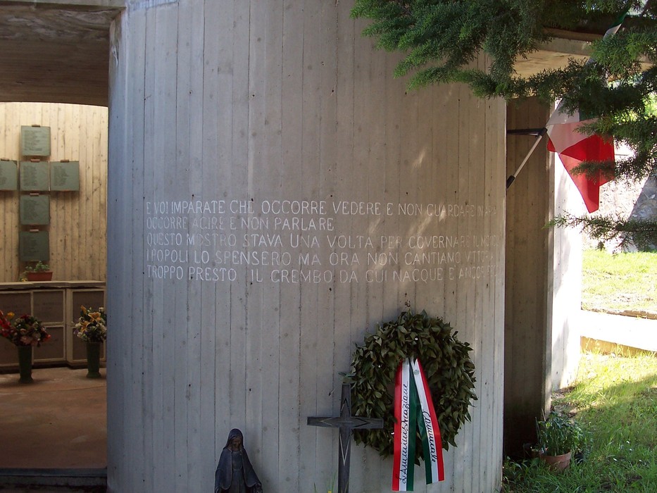 Sacrario dei caduti di Pontassieve, monumento commemorativo in onore dei soldati caduti.