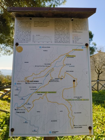 Mappa del "Percorso Della Memoria" con itinerari e punti di interesse storici nella zona.