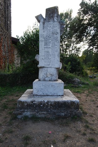 Monumento ai caduti, dedicato alla memoria delle persone che hanno sacrificato la vita per la patria.