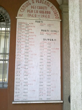 Lapidi commemorative ai caduti di Sant'Ilario d'Enza (1940-1945), in onore dei morti nella Seconda Guerra Mondiale.
