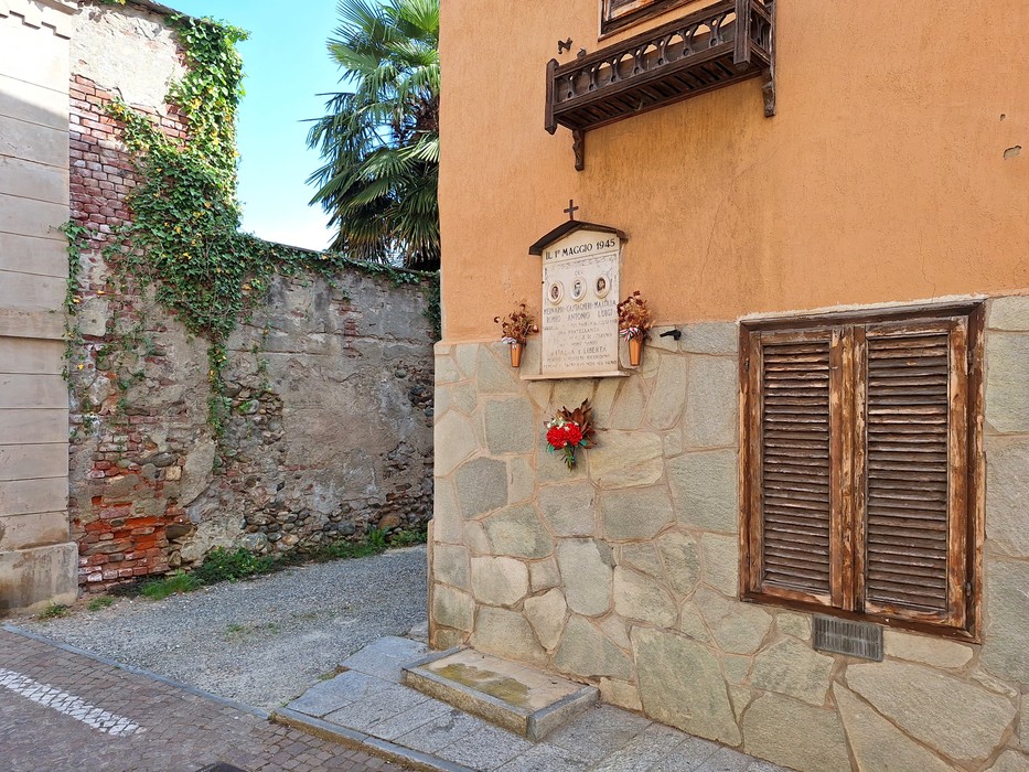 Lapide a Meinardi, Castagneri e Massaia, Comune di Robassomero (TO), foto 4