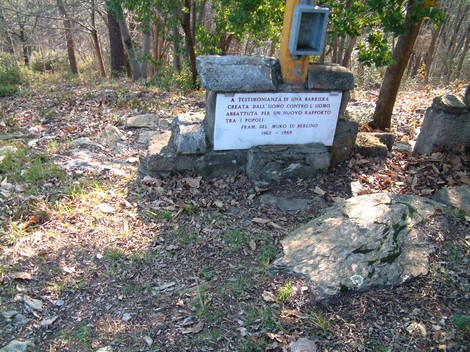 Monumento nel Parco della Resistenza del Monte Brugiana, dedicato alla memoria della lotta contro l'oppressione.
