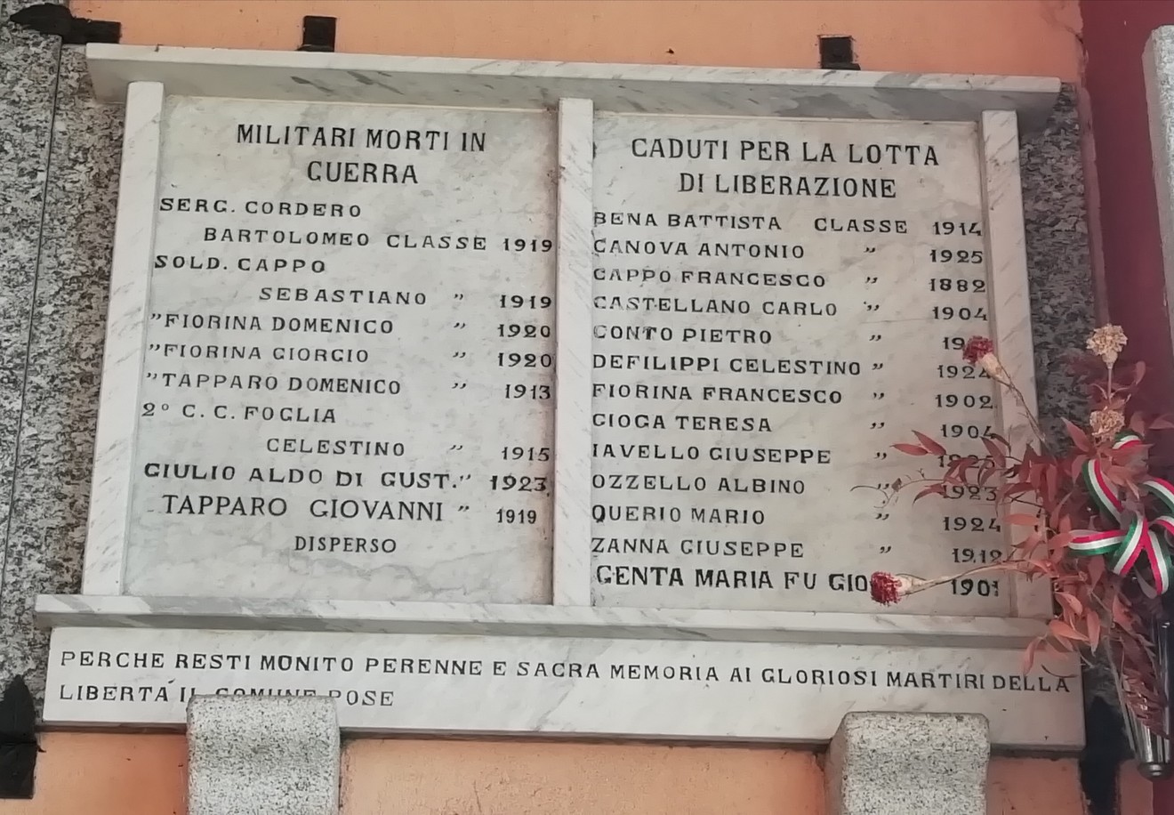 Lapide commemorativa con nomi di caduti nella guerra e nella lotta di liberazione, situata a San Giusto.