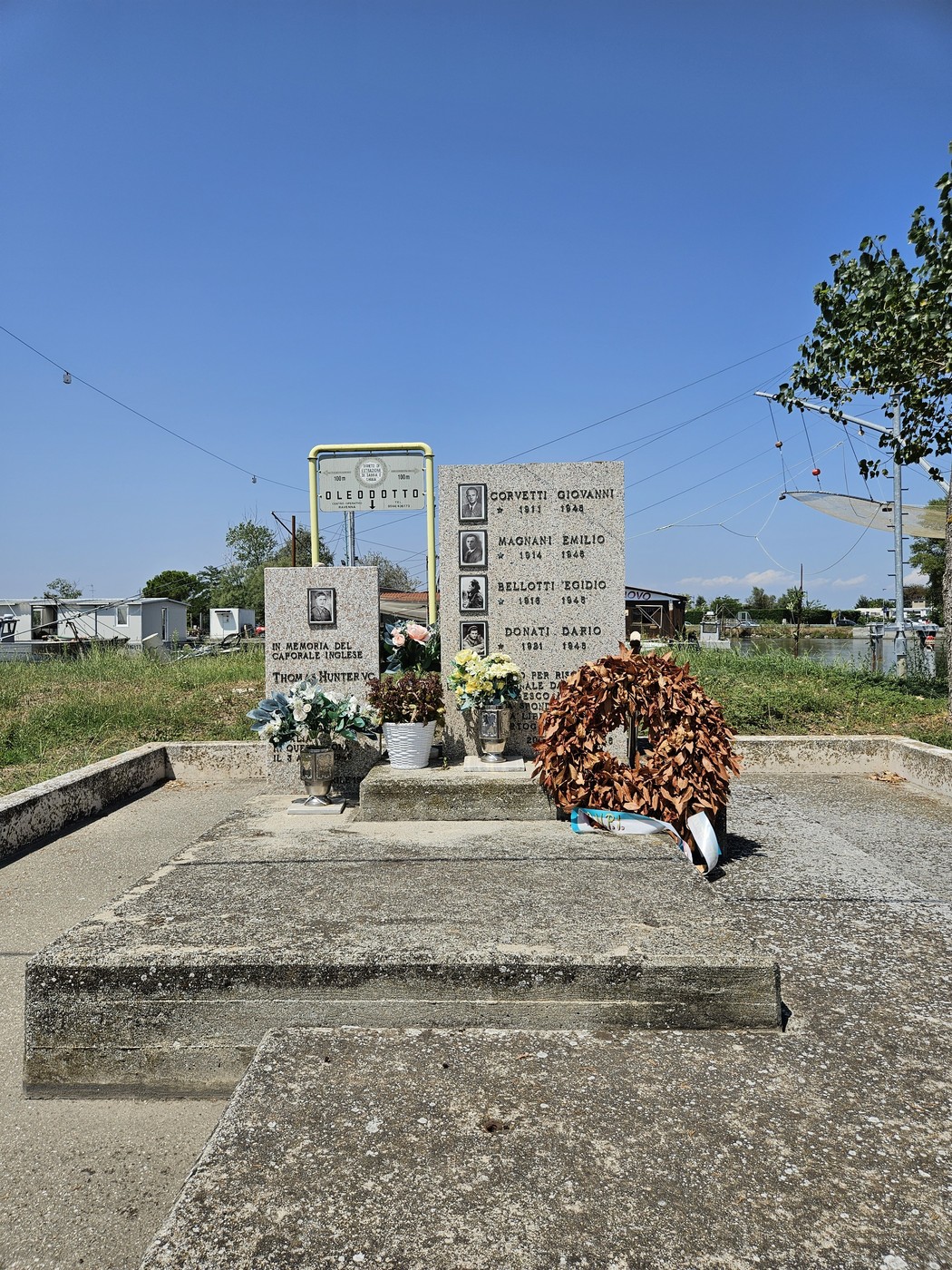 Cippo a Corvetti, Magnani, Bellotti e Donati, Comune di Comacchio (FE), foto 1