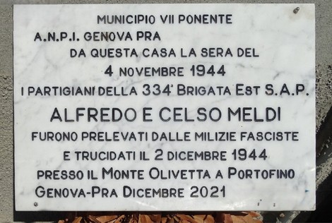 Lapide commemorativa dedicata ai fratelli Meldi, partigiani uccisi nel 1944 a Portofino.