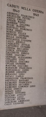 La Cappella dei caduti, luogo di commemorazione, con nomi di soldati sacrificati durante la guerra.