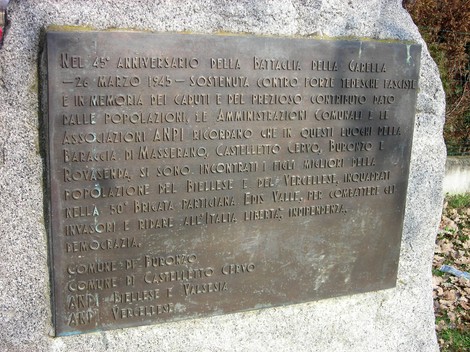 Targa commemorativa della battaglia della Garella, avvenuta il 26 marzo 1945, in memoria delle vittime locali.