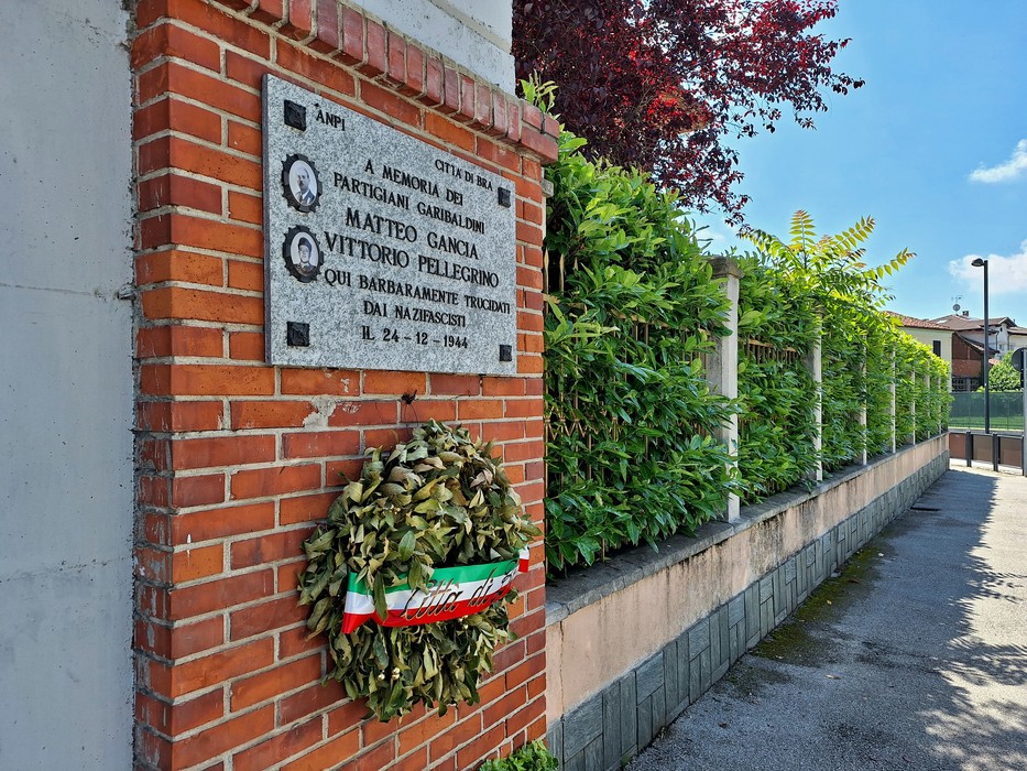 Lapide a Gancia e Pellegrino, Comune di Bra (CN), foto 4