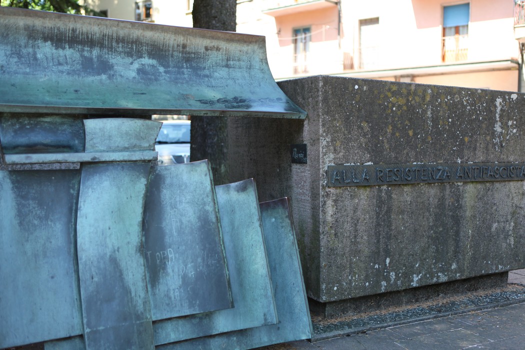 Monumento alla Resistenza antifascista, un'opera che rende omaggio alla lotta per la libertà e i diritti.