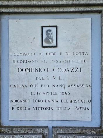 Lapide commemorativa a Codazzi dedicata a Domenico Codazzi, con iscrizioni storiche.