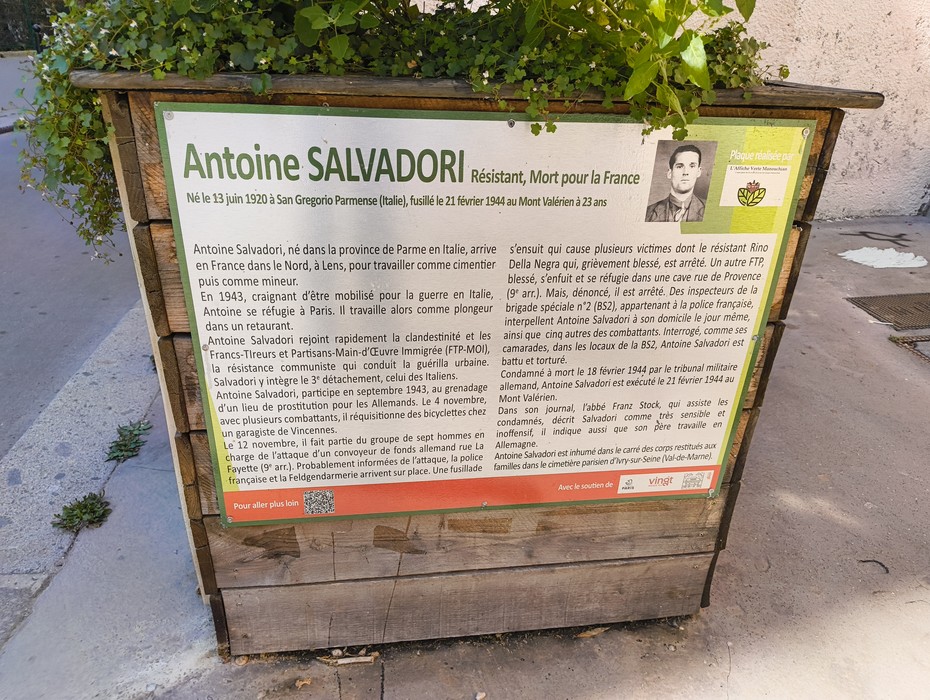 Targa commemorativa dedicata a Antoine Salvadori, resistente e martire per la Francia durante la Seconda Guerra Mondiale.