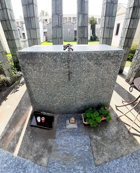 Sacrario dei partigiani ovadesi: monumento commemorativo dedicato ai partigiani della Resistenza.
